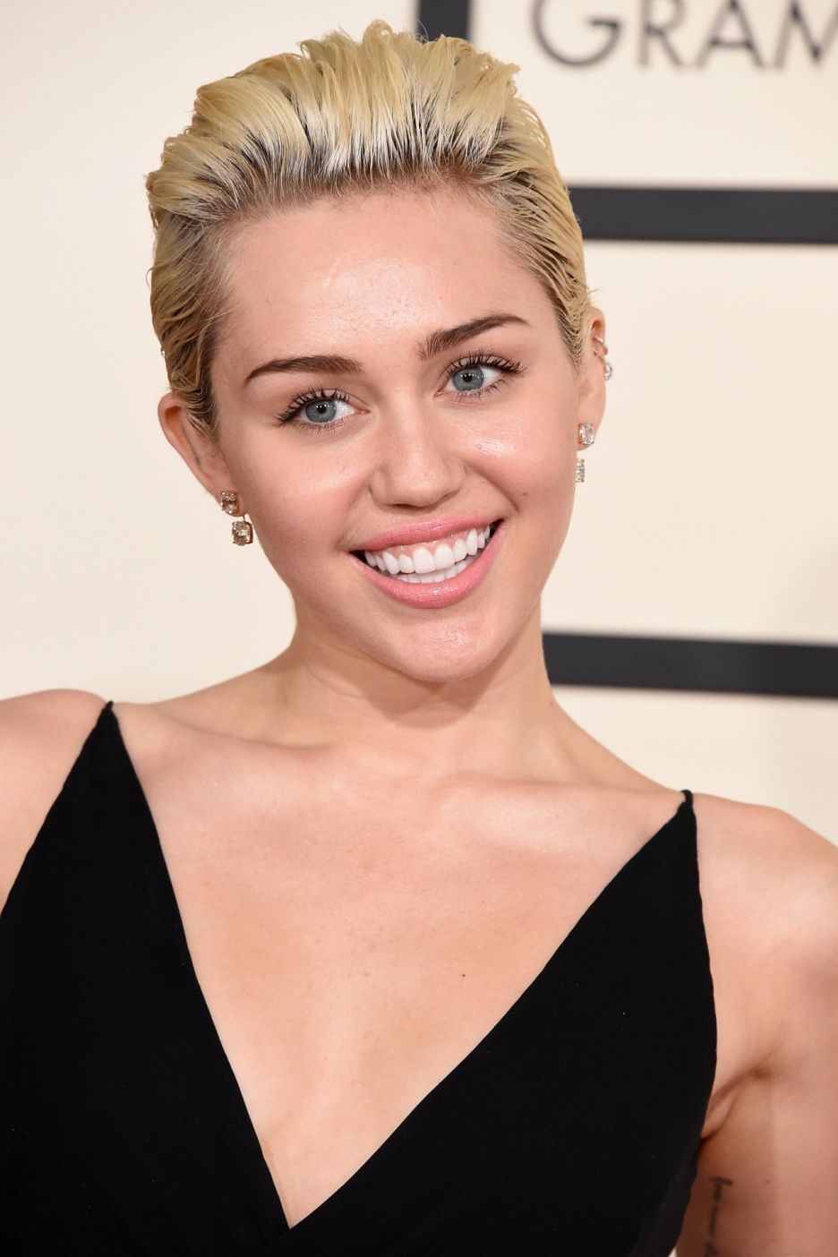 miley cyrus pute mec se branle miley cyrus pute mec se branle
